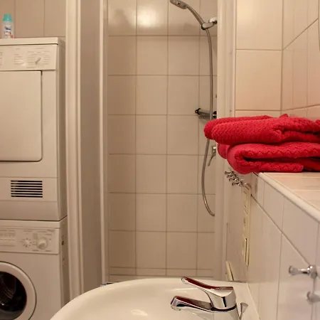 Am Muehlkanal - Schoen Gelegen Mit Balkon Und Blick Ins Gruene