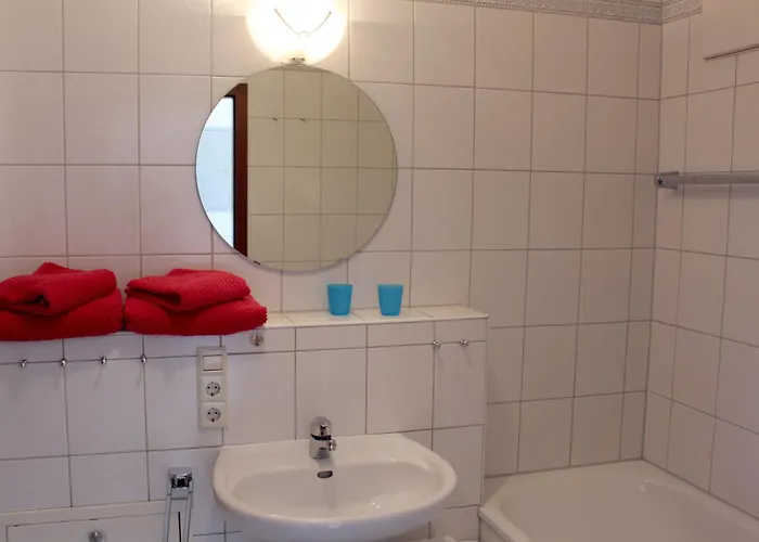 Am Muehlkanal - Schoen Gelegen Mit Balkon Und Blick Ins Gruene *